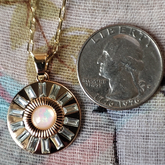 Faux Plunder Brand Faux Opal Baguette Rhinestone Gold Tone Necklace Pendant NEW - Picture 8 of 10